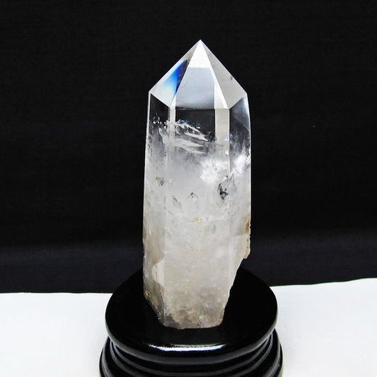 水晶 六角柱 虹入り 水晶 ポイント 台座付属 置物 原石 一点物 152-4499