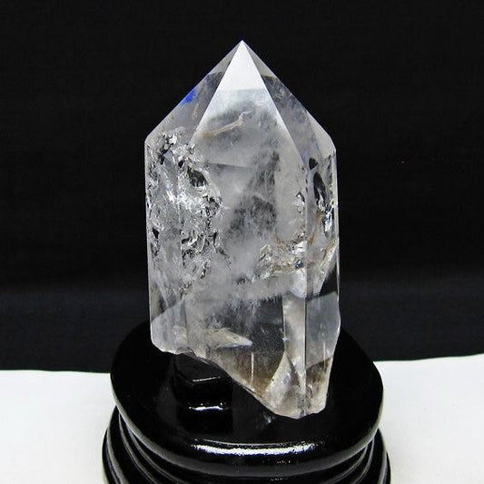 水晶 六角柱 虹入り 水晶 ポイント 台座付属 置物 原石 一点物 152-4507