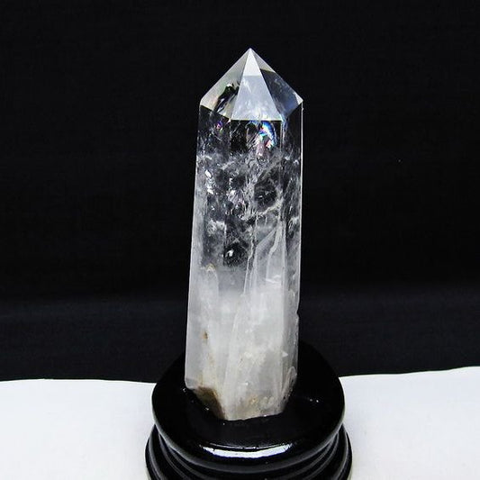 水晶 六角柱 虹入り 水晶 ポイント 台座付属 置物 原石 一点物 152-4520