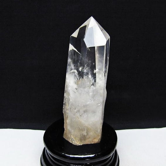水晶 六角柱 水晶 ポイント 原石 置物 台座付属 一点物 152-4606