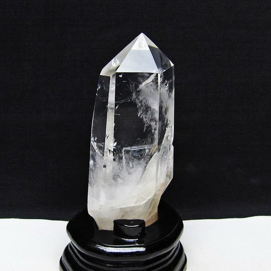 水晶 六角柱 水晶 ポイント 原石 置物 虹入り 台座付属 一点物 152-4636