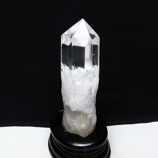 水晶 六角柱 水晶 ポイント 原石 置物 台座付属 一点物 152-4640