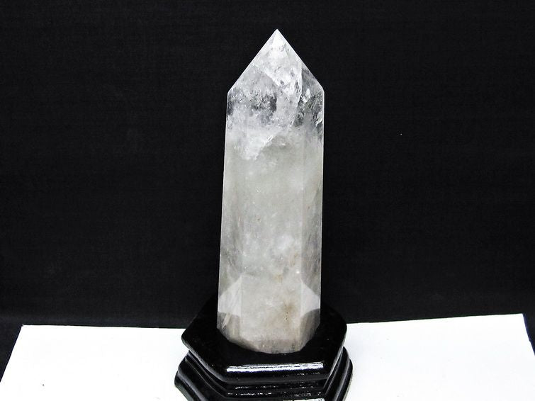 水晶 六角柱 水晶 ポイント 原石 置物 虹入り 台座付属 一点物 152-4692
