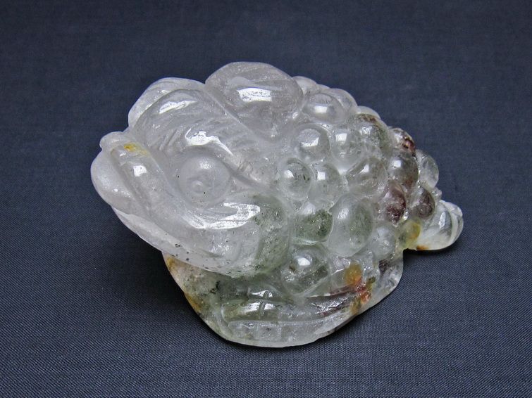 水晶 手彫り-卓上置物-キンセン-金蟾 ガーデンクォーツ 一点物 154-103