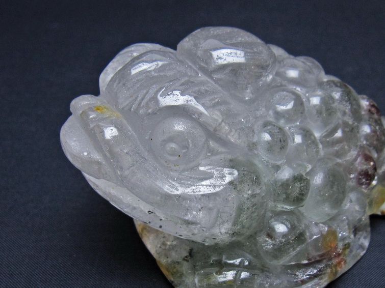 水晶 手彫り-卓上置物-キンセン-金蟾 ガーデンクォーツ 一点物 154-103
