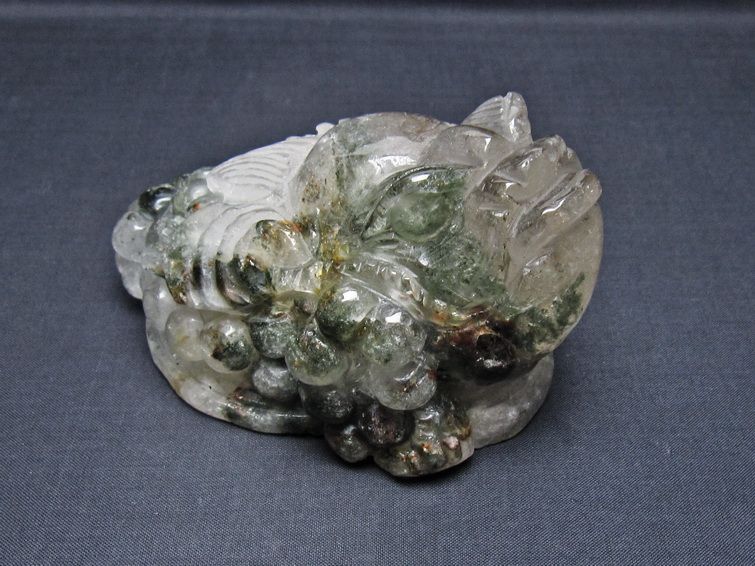 水晶 手彫り-卓上置物-キンセン-金蟾 ガーデンクォーツ 一点物 154-107