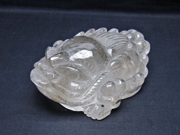 水晶 手彫り-卓上置物-キンセン-金蟾 ガーデンクォーツ 一点物 154-114