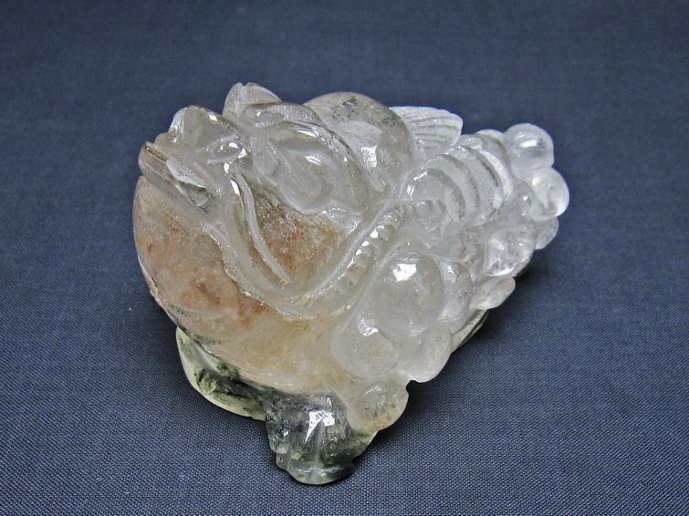 水晶 手彫り-卓上置物-キンセン-金蟾 ガーデンクォーツ 一点物 154-117