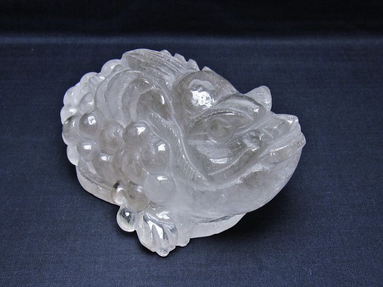 1.1Kg 水晶 手彫り-卓上置物-キンセン-金蟾 一点物 154-69