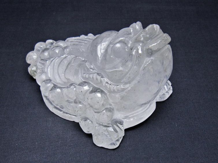 水晶 手彫り-卓上置物-キンセン-金蟾 ガーデンクォーツ 一点物 154-71
