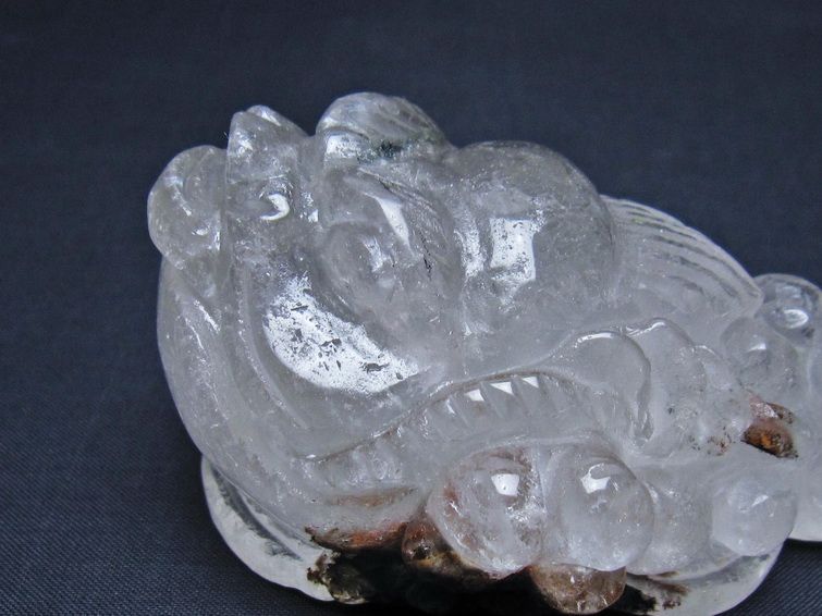 水晶 手彫り-卓上置物-キンセン-金蟾 ガーデンクォーツ 一点物 154-87