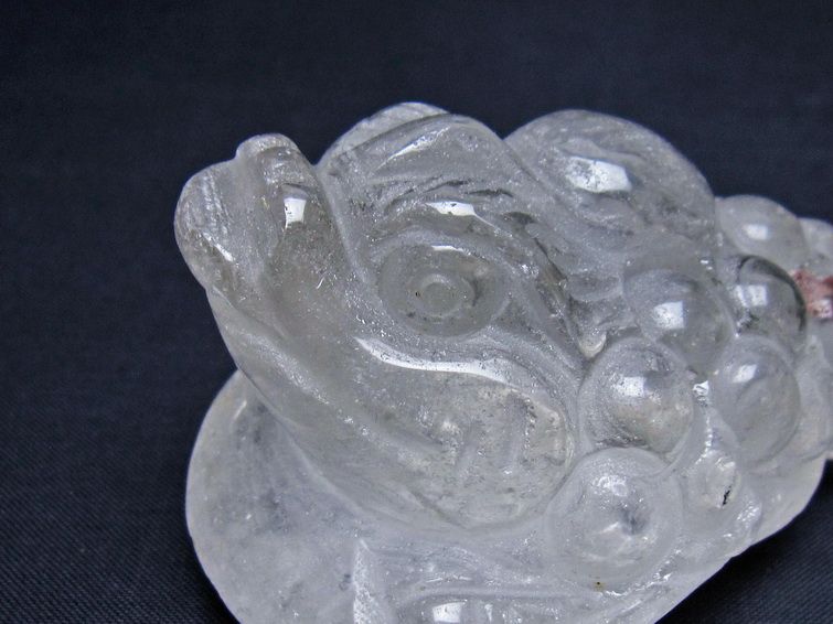 水晶 手彫り-卓上置物-キンセン-金蟾 ガーデンクォーツ 一点物 154-89
