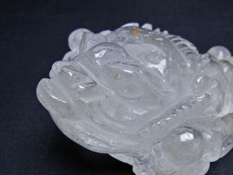 水晶 手彫り-卓上置物-キンセン-金蟾 ガーデンクォーツ 一点物 154-92