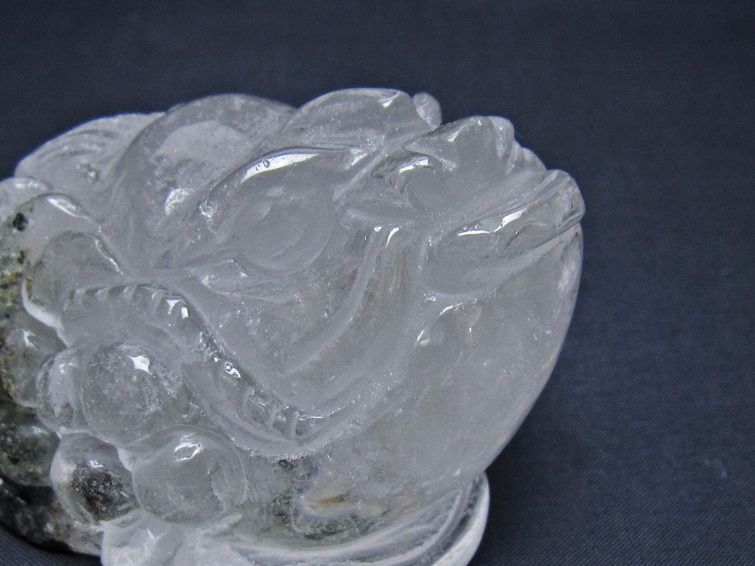 水晶 手彫り-卓上置物-キンセン-金蟾 ガーデンクォーツ 一点物 154-98