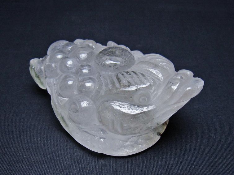 水晶 手彫り-卓上置物-キンセン-金蟾 ガーデンクォーツ 一点物 154-99