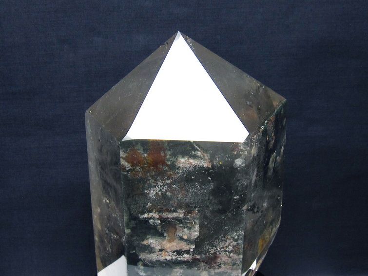 3.8Kg グリーンファントム 六角柱 台座付属 一点物 162-415 – 天然石