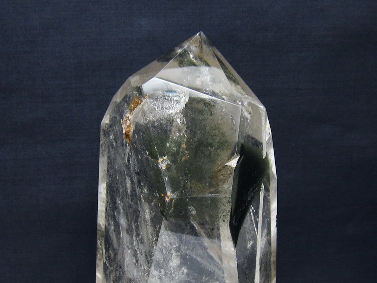 2.1Kg グリーンファントム 六角柱 台座付属 一点物 162-416