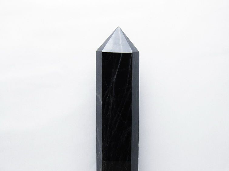 2.7Kg モリオン 黒水晶 六角柱 台座付属 一点物 162-434