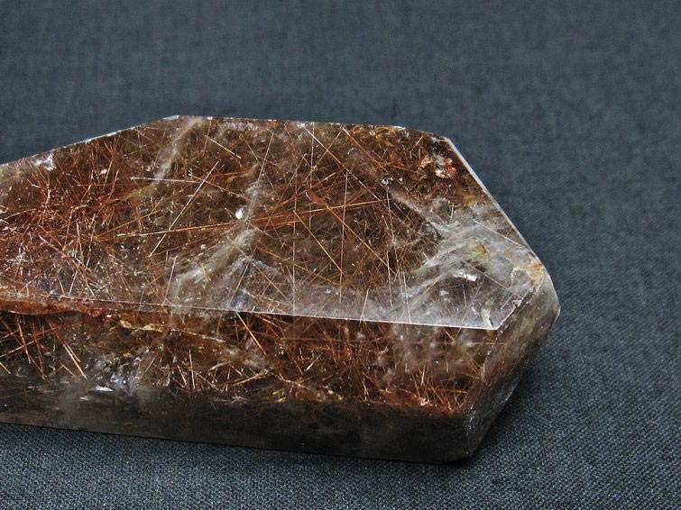 ルチルクォーツ入り 水晶 原石 ルチル 一点物 171-3683
