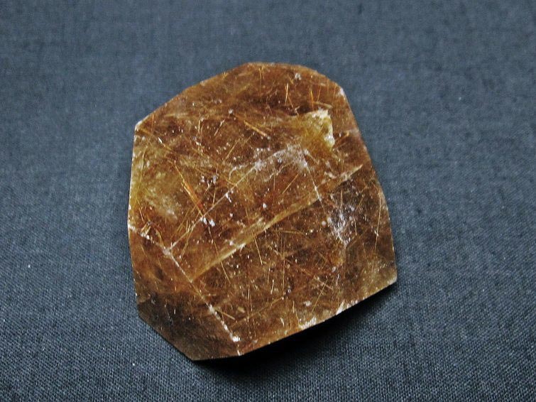 ルチルクォーツ入り 水晶 原石 ルチル 一点物 171-3689
