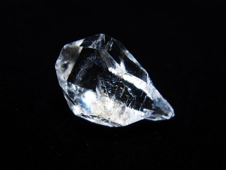 オイルインクォーツ 原石 石油入り 水晶 171-5033