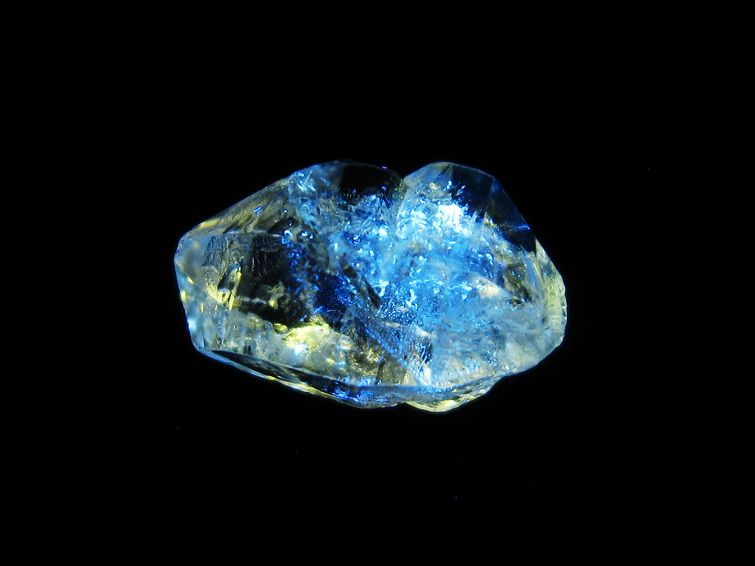 オイルインクォーツ 原石 石油入り 水晶 171-5040