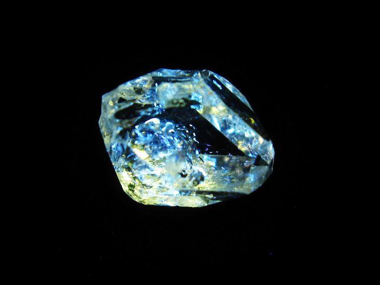 オイルインクォーツ 原石 石油入り 水晶 171-5064