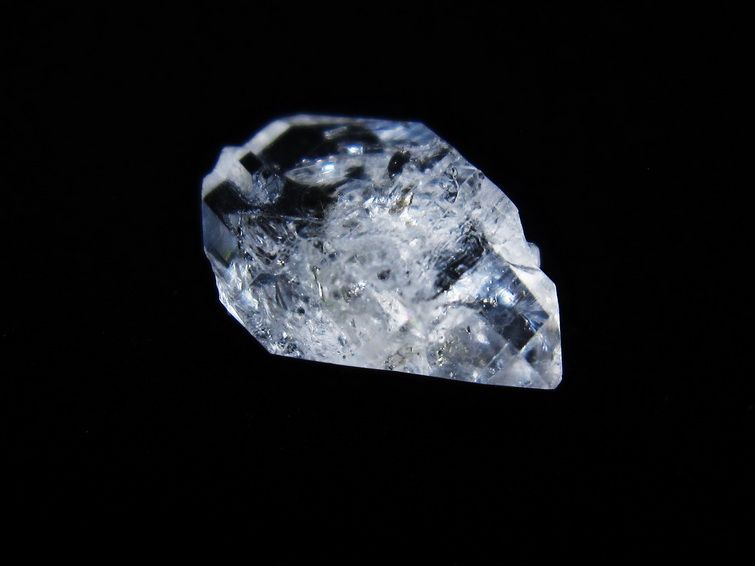 オイルインクォーツ 原石 石油入り 水晶 171-5121