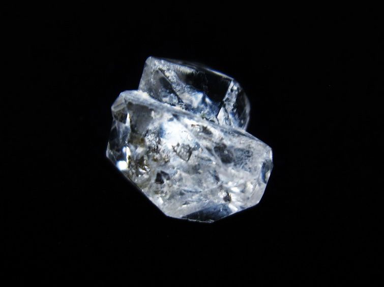 オイルインクォーツ 原石 石油入り 水晶 171-5131