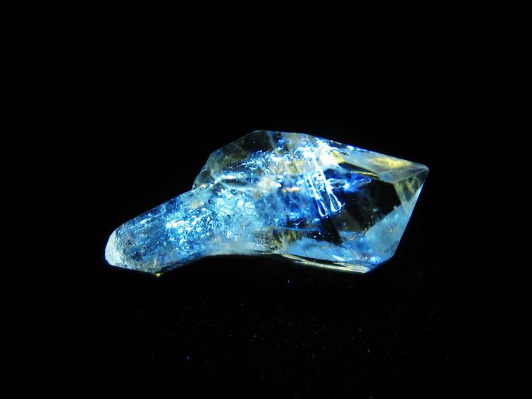 オイルインクォーツ 原石 石油入り 水晶 171-5132