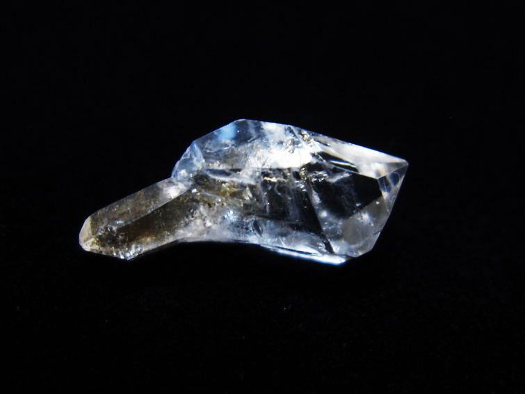 オイルインクォーツ 原石 石油入り 水晶 171-5132