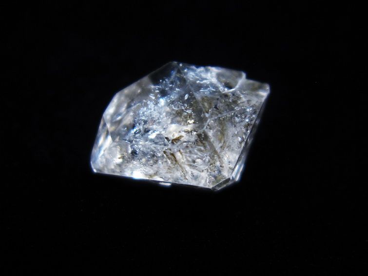 オイルインクォーツ 原石 石油入り 水晶 171-5133
