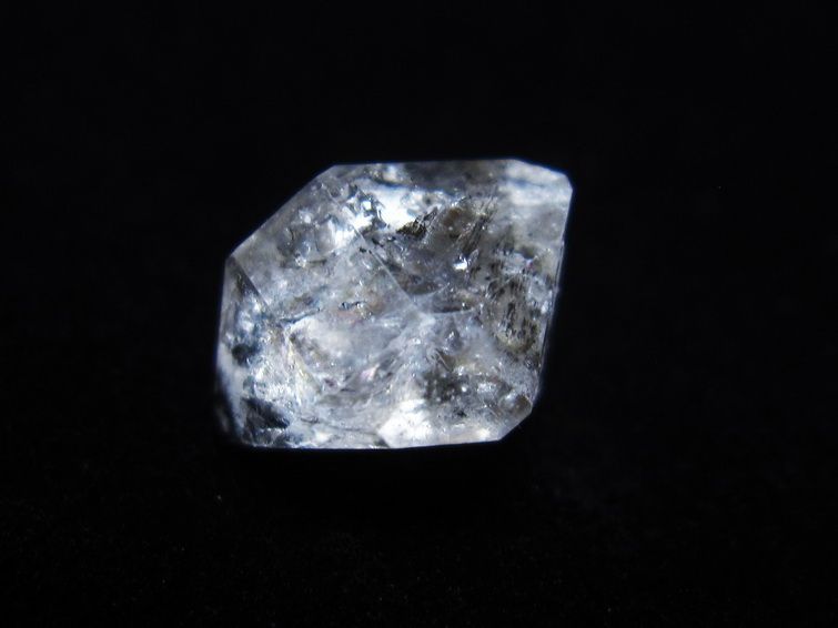 オイルインクォーツ 原石 石油入り 水晶 171-5139