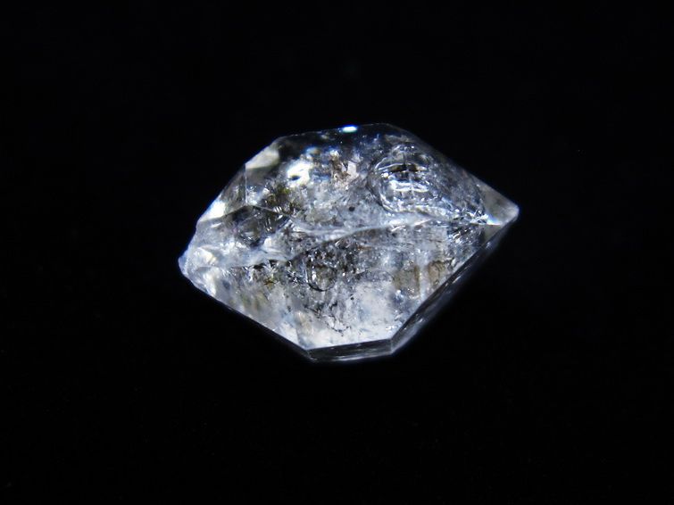オイルインクォーツ 原石 石油入り 水晶 171-5143