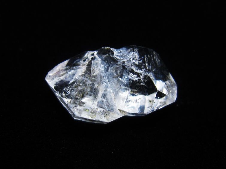オイルインクォーツ 原石 石油入り 水晶 171-5195