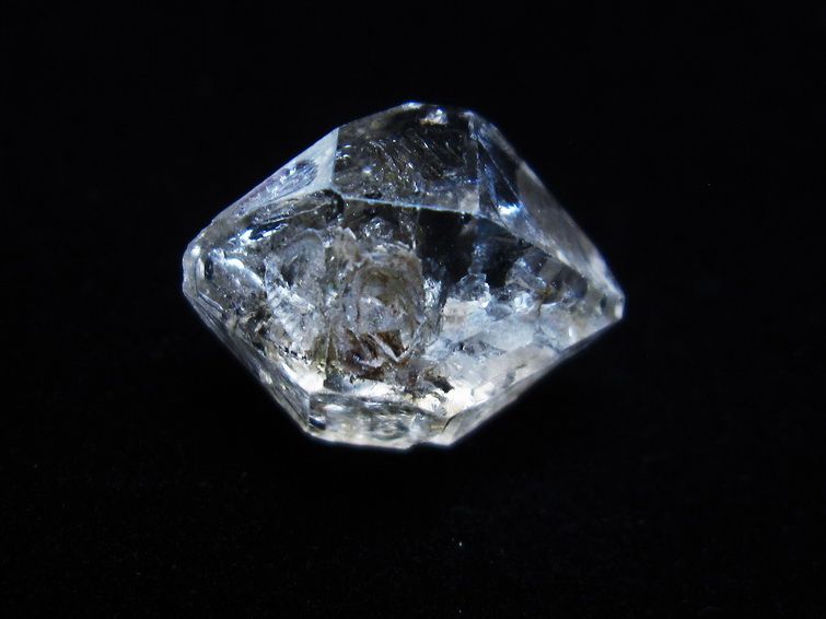 オイルインクォーツ 原石 石油入り 水晶 171-5197
