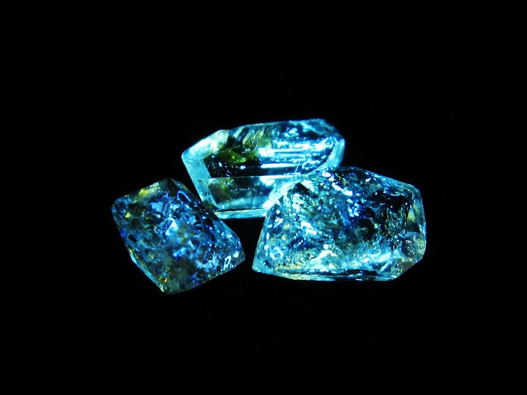 オイルインクォーツ 原石 石油入り 水晶 171-5200