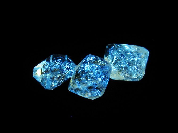 オイルインクォーツ 原石 石油入り 水晶 171-5201