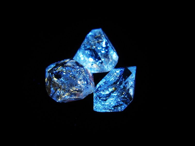 オイルインクォーツ 原石 石油入り 水晶 171-5202