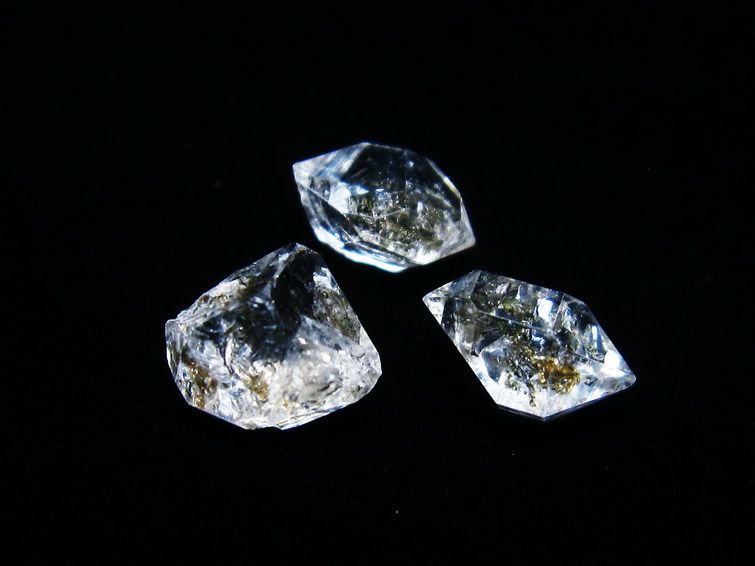 オイルインクォーツ 原石 石油入り 水晶 171-5203