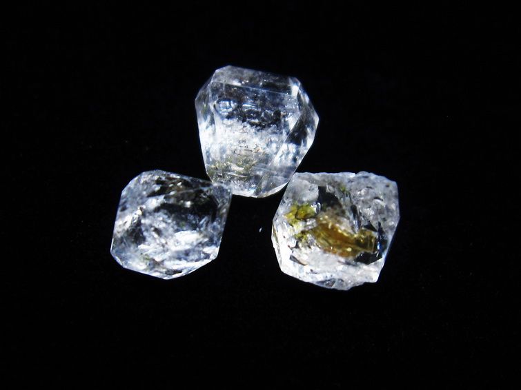 オイルインクォーツ 原石 石油入り 水晶 171-5204