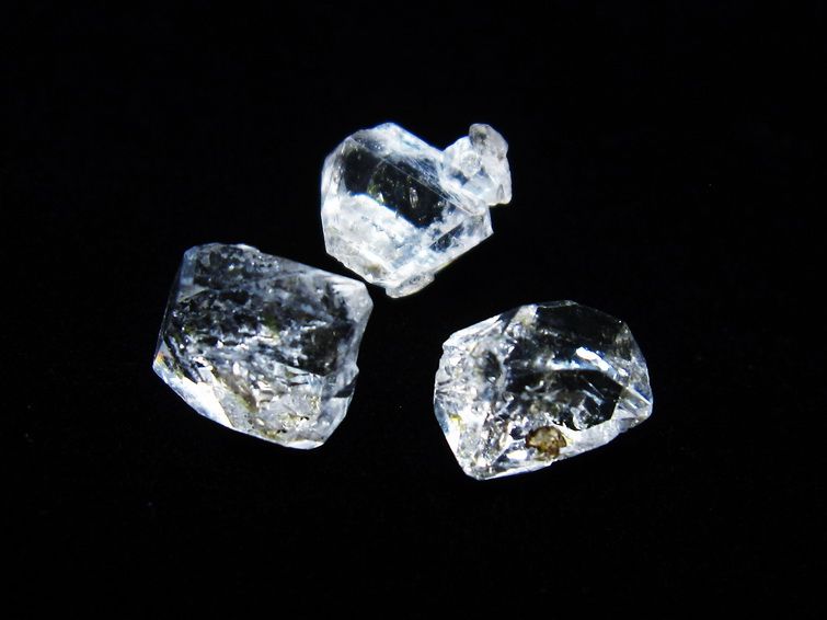 オイルインクォーツ 原石 石油入り 水晶 171-5205