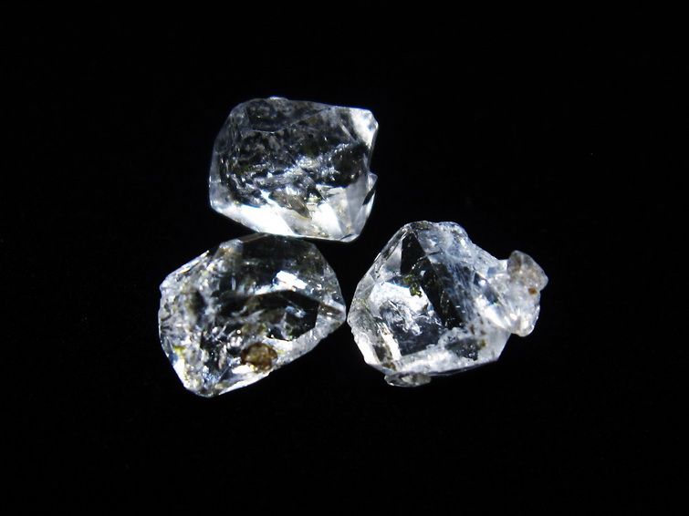 オイルインクォーツ 原石 石油入り 水晶 171-5205