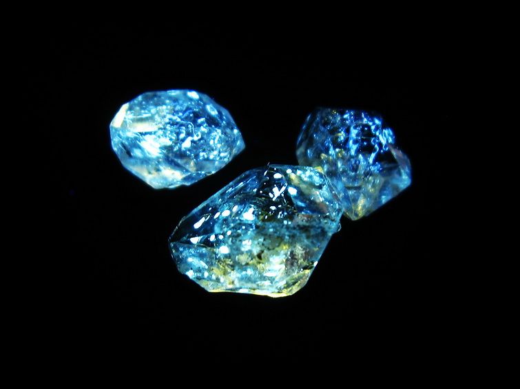 オイルインクォーツ 原石 石油入り 水晶 171-5206