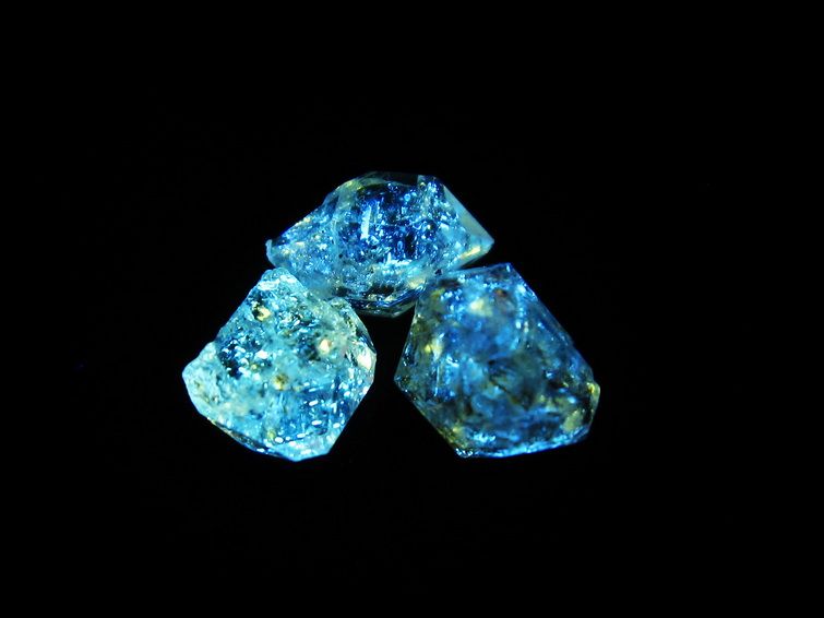 オイルインクォーツ 原石 石油入り 水晶 171-5207