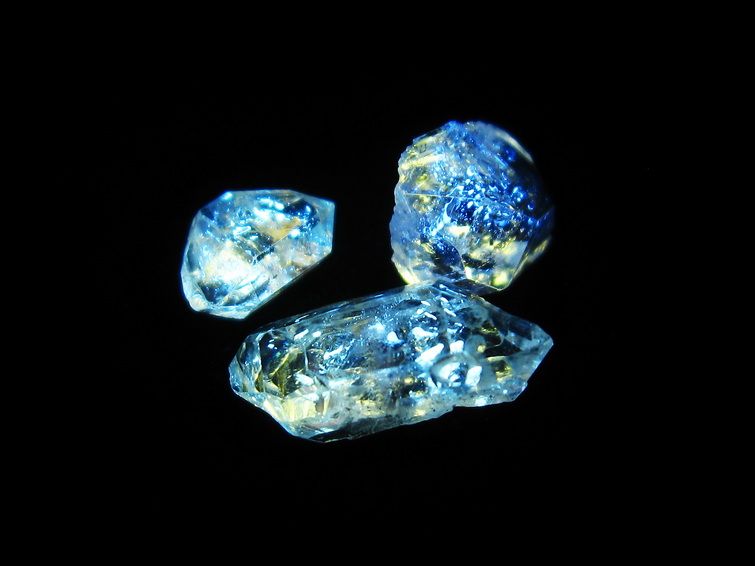 オイルインクォーツ 原石 石油入り 水晶 171-5210