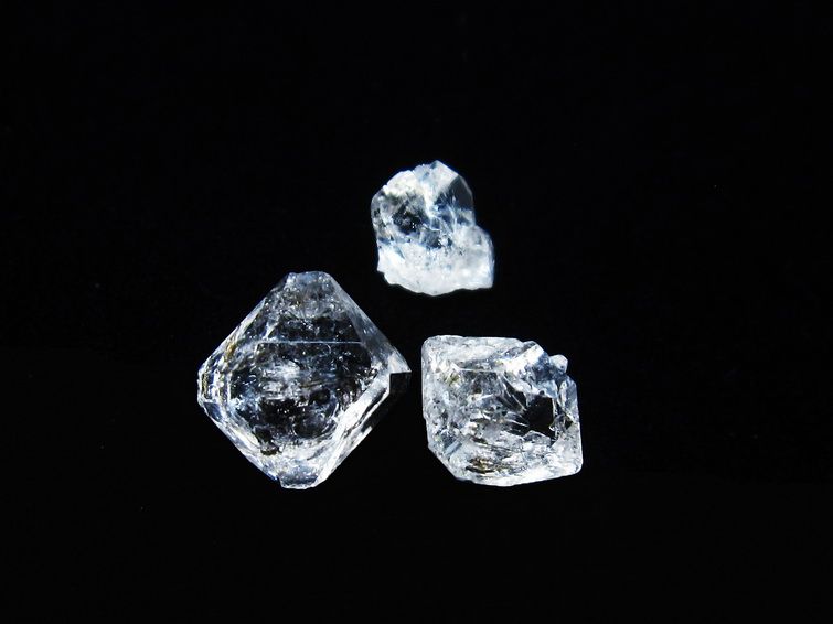 オイルインクォーツ 原石 石油入り 水晶 171-5212