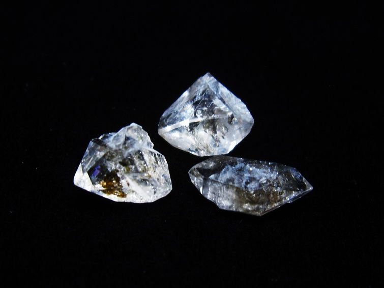 オイルインクォーツ 原石 石油入り 水晶 171-5219