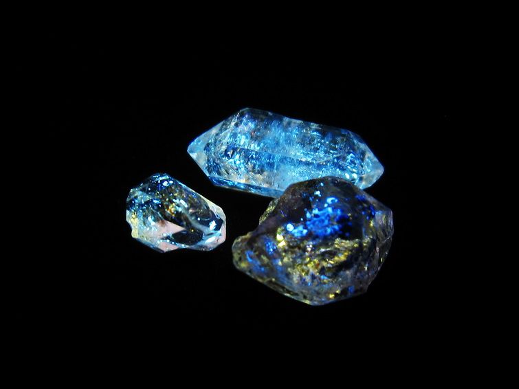 オイルインクォーツ 原石 石油入り 水晶 171-5221
