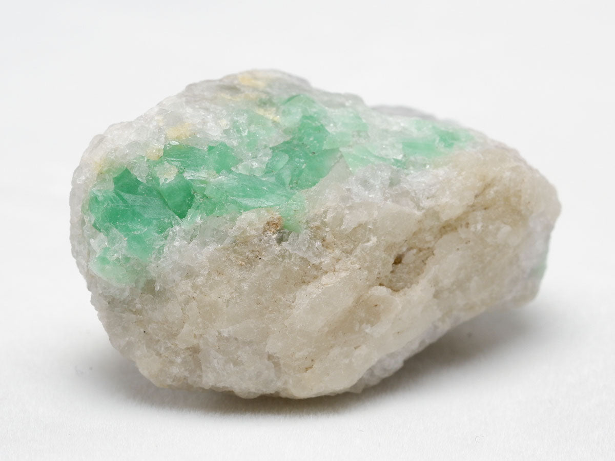 エメラルド 原石 一点物 171-5467